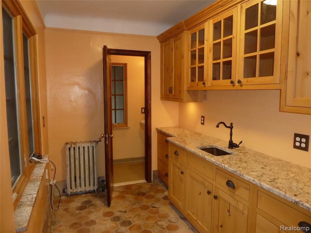 19925 Renfrew Road, Detroit, MI, 48221