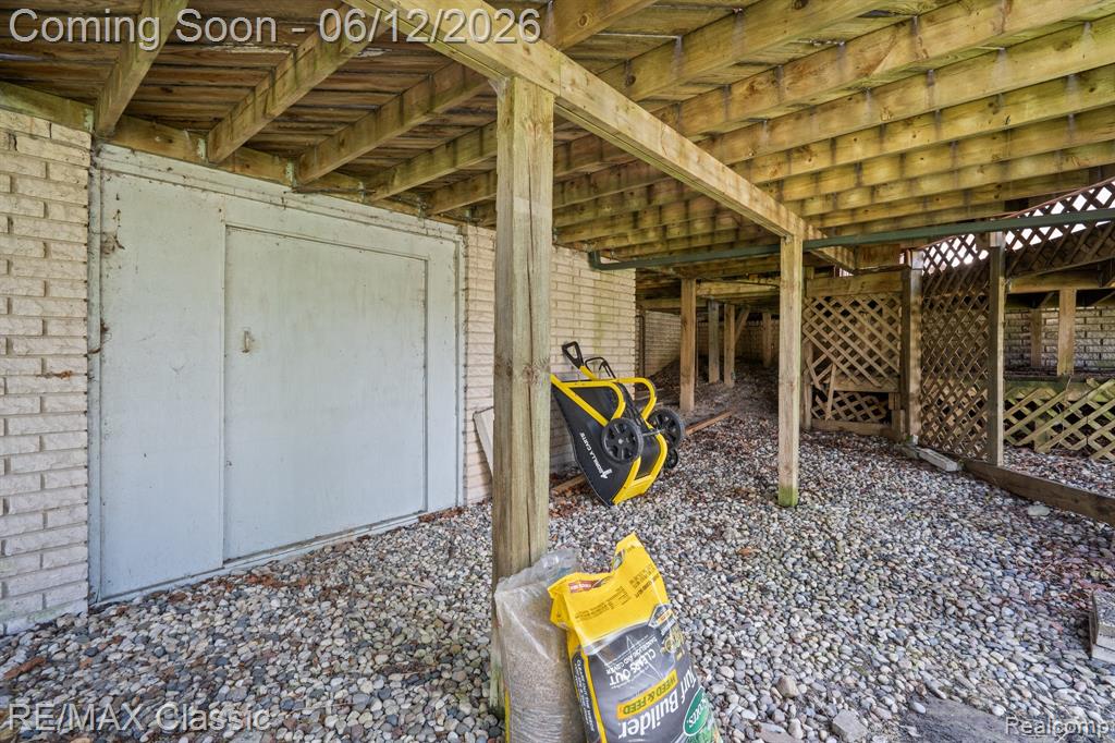 12901 Drury Lane, Plymouth, MI 48170 — Photo 32