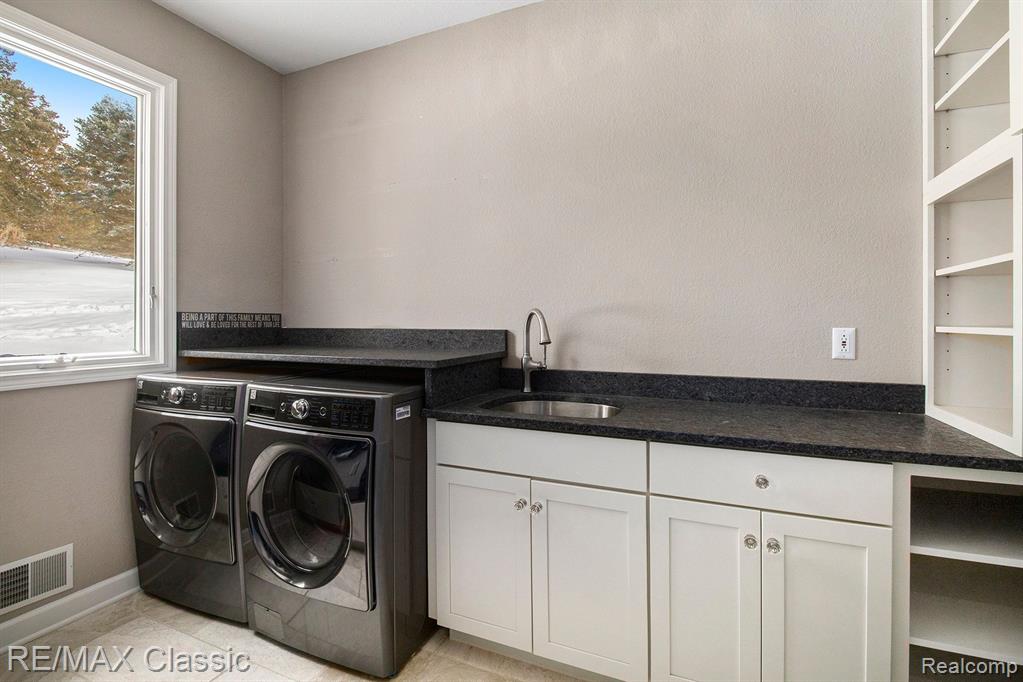 1073 WINDING WAY Court, Milford, MI 48381 — Photo 19