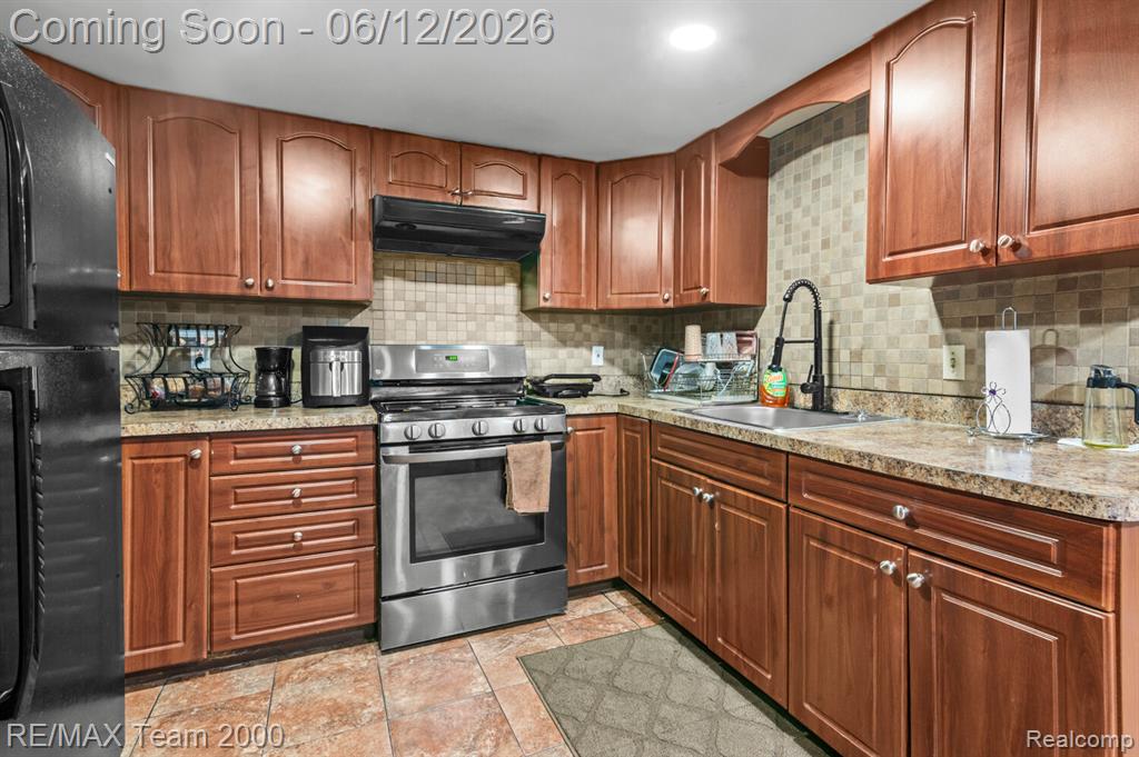 3 Morross Court, Dearborn, MI 48126 — Photo 25