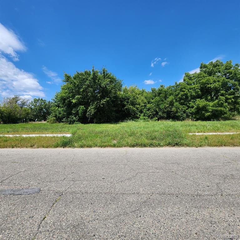 945 E EUCLID Street, Detroit, MI 48211 — front exterior