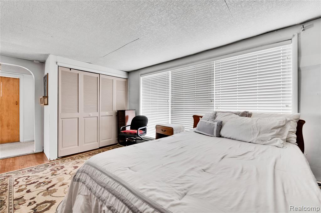 2952 PRYNNE Street, Keego Harbor, MI 48320 — Photo 14