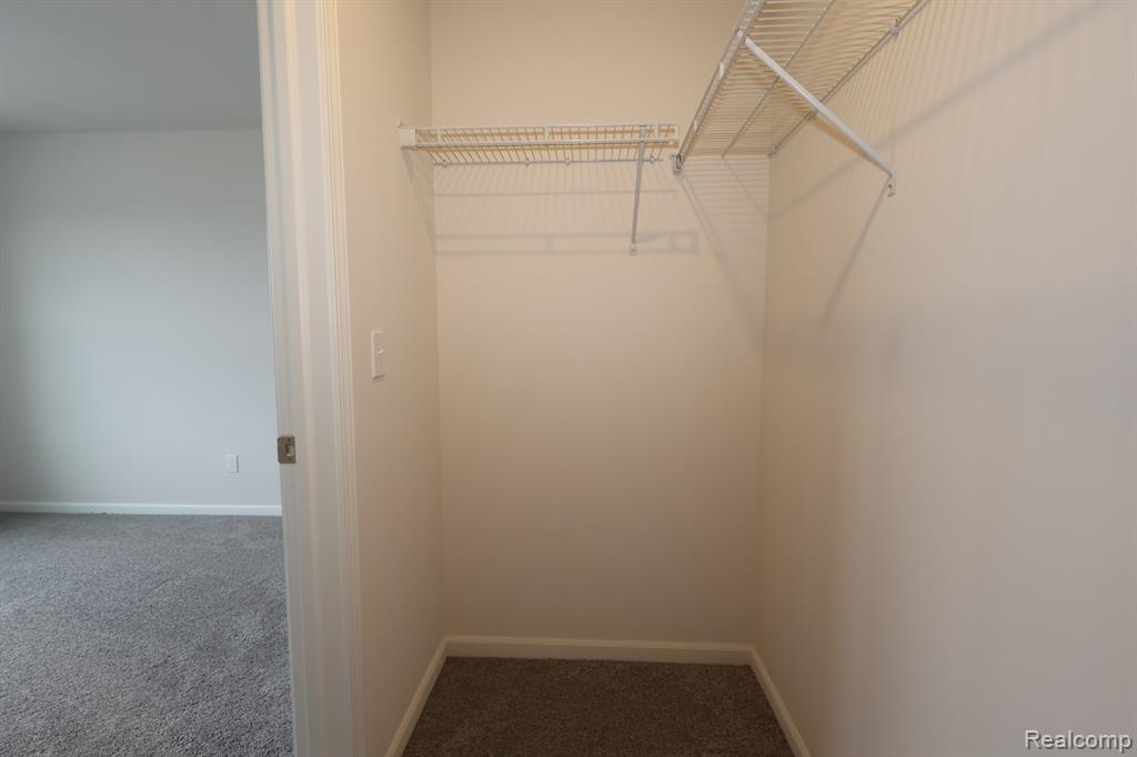 395 EDGE BROOK Drive, Holly, MI 48442 — Photo 21