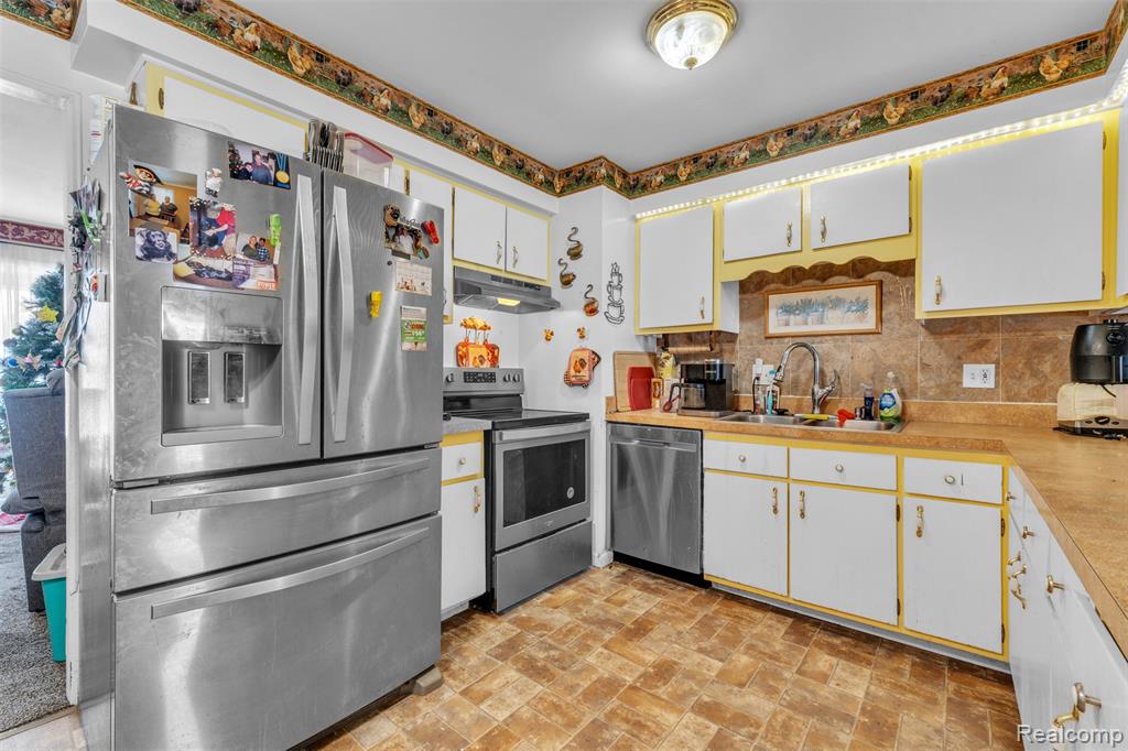 47349 Nita Drive, Shelby Twp, MI 48317 — Photo 10