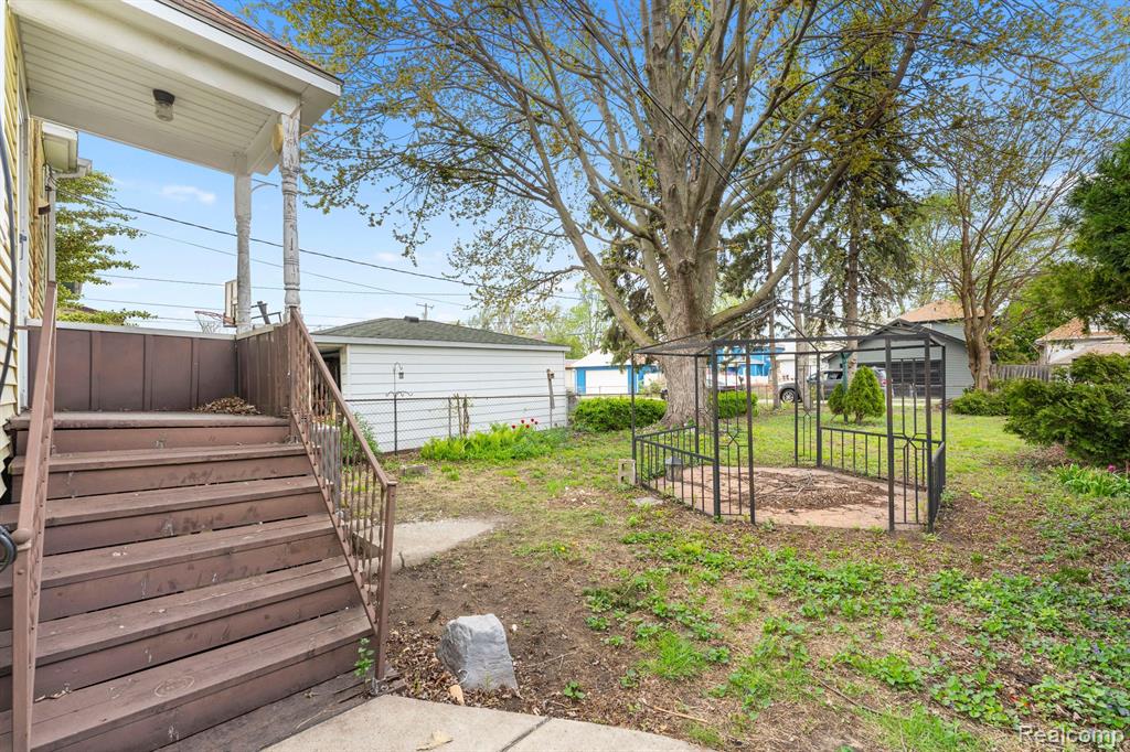 512 POPLAR Street, Wyandotte, MI 48192 — Photo 20