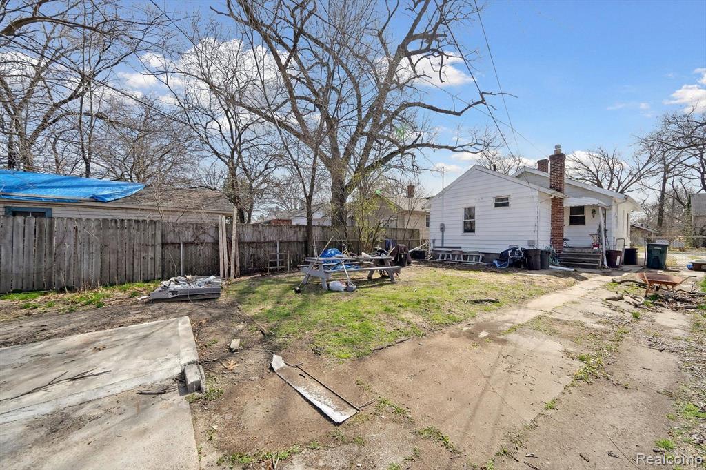 587 E DRAYTON Street, Ferndale, MI 48220 — Photo 15