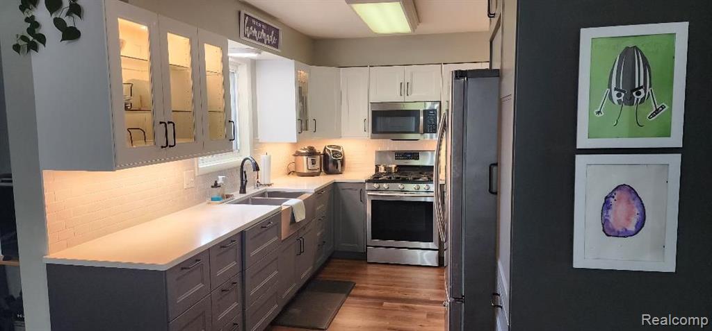 210 N PRINCESS Drive W, Canton, MI 48188 — Photo 28