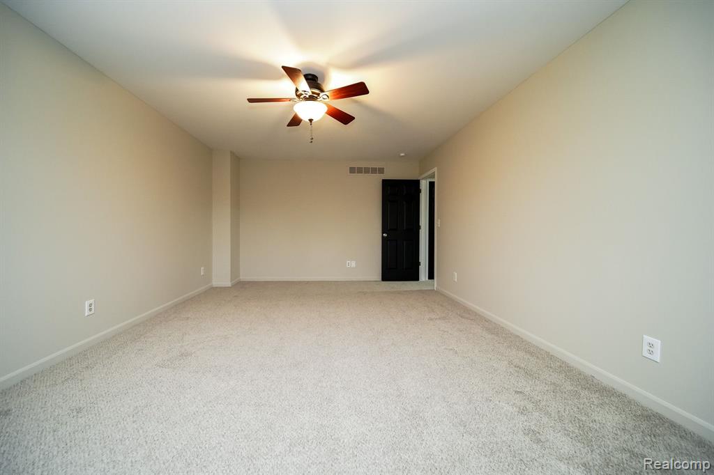 460 OAKGROVE, Clawson, MI — Photo 49
