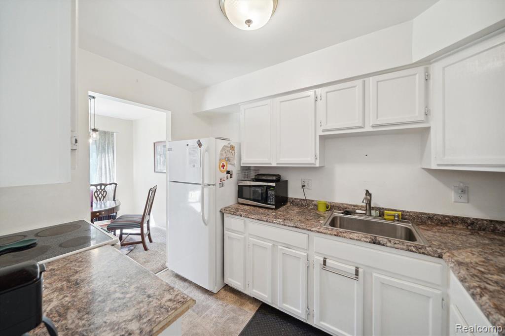 8312 LAKEVIEW Drive, Ypsilanti, MI 48198 — Photo 9