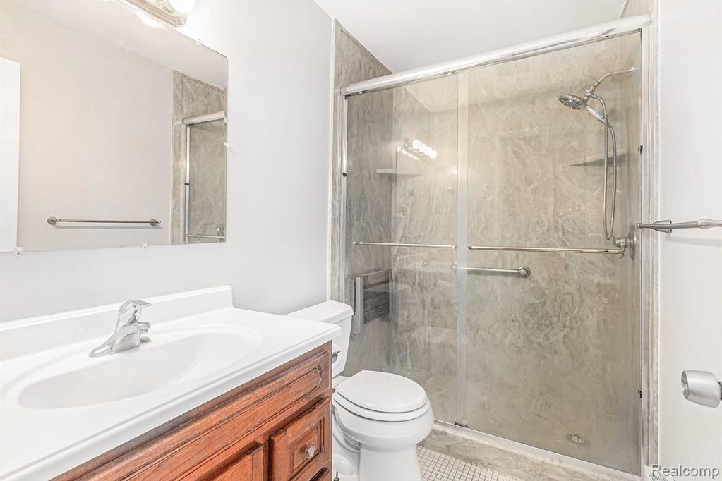 1834 COLONIAL VILLAGE Way, 2, Waterford, MI 48328 — Photo 17