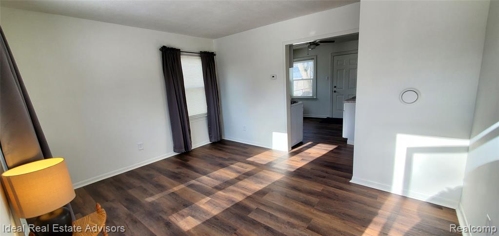 545 E Dallas Avenue, Madison Heights, MI 48071 — Photo 3