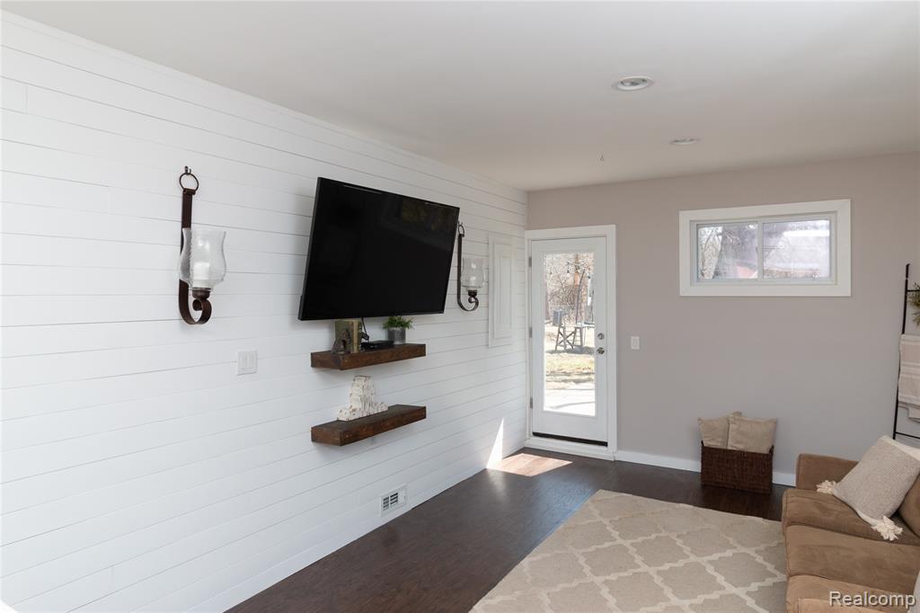41071 Micol Drive, Plymouth, MI 48170 — Photo 14