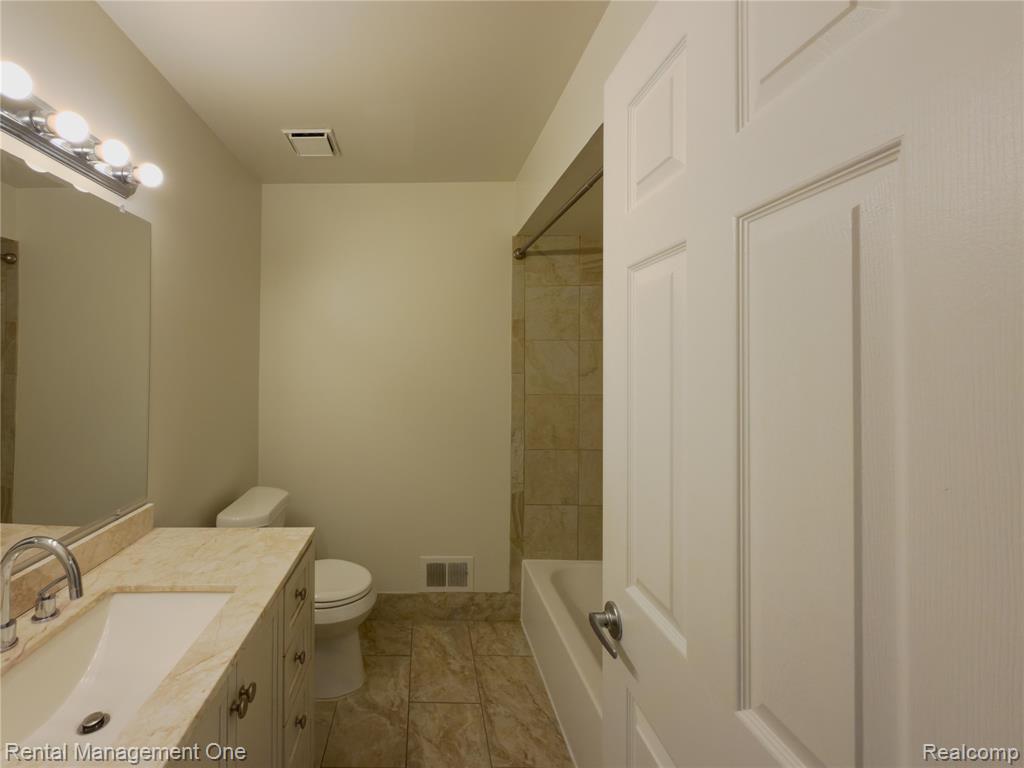 11575 Lynhurst Drive, Washington, MI — Photo 9
