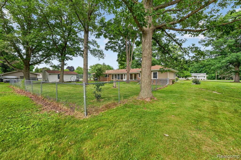 4877 Orchard Lane, Owosso, MI 48867 — Photo 57