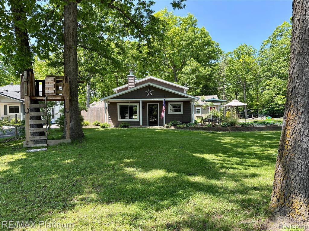 1707 Maxfield Road, Hartland, MI 48353 — Photo 2