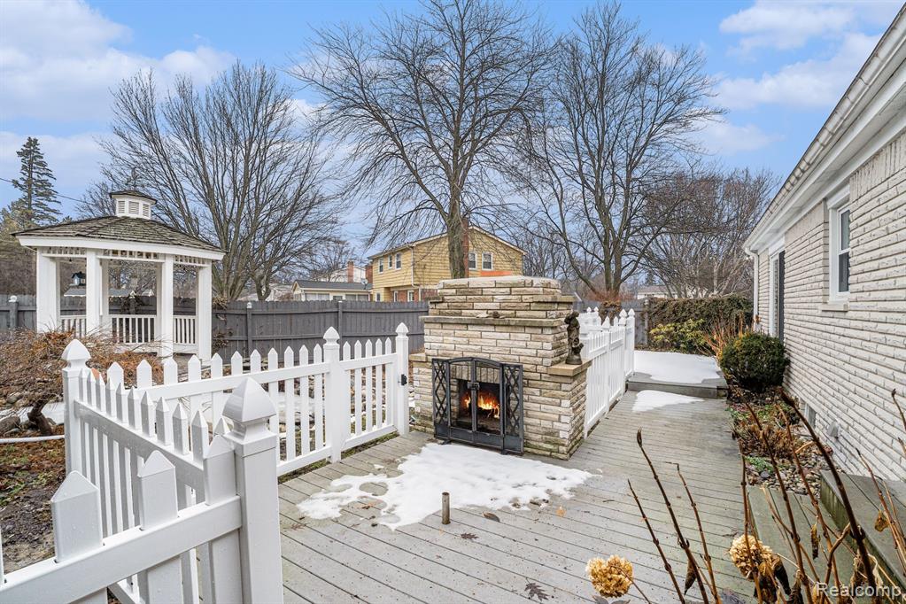 4361 Crestknoll Drive, Grand Blanc, MI 48439 — Photo 25
