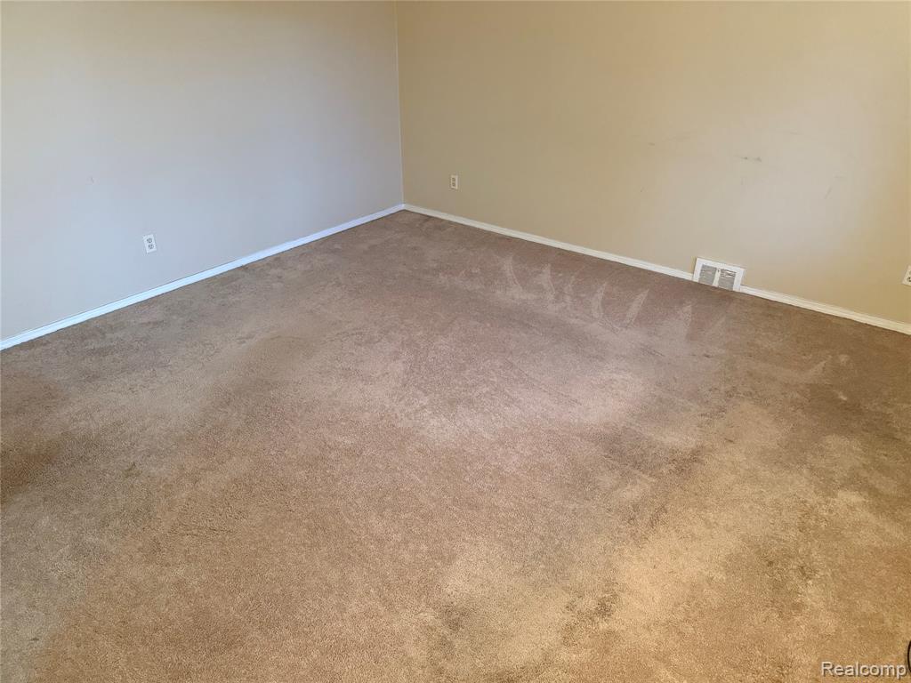 6193 N Bankle Court, Dearborn Heights, MI 48127 — Photo 7