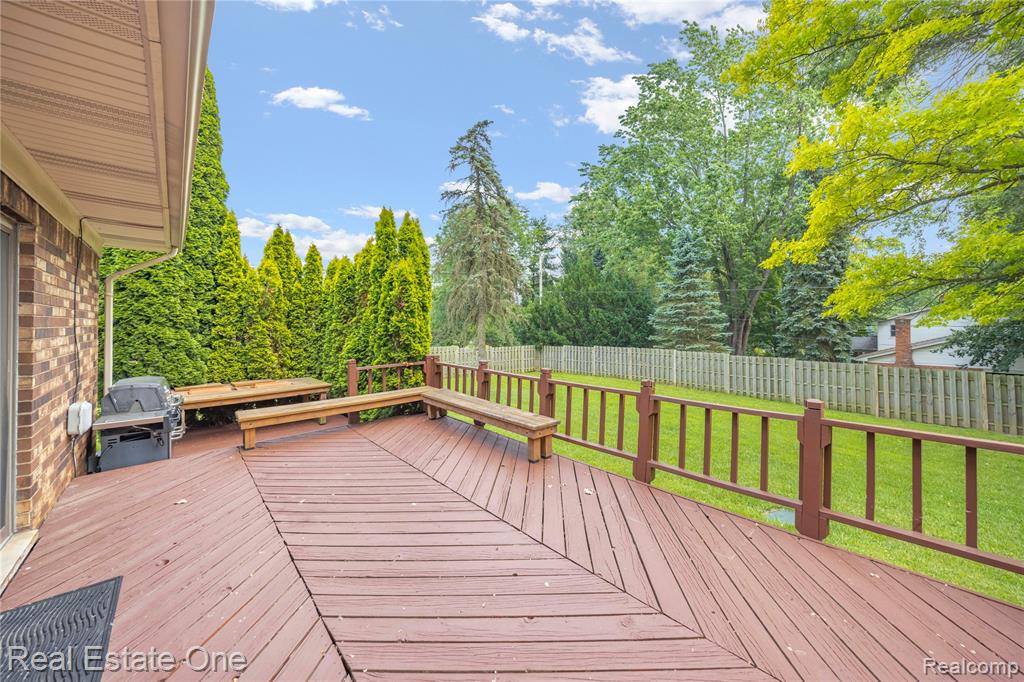 6995 Allen Hill Court, Clarkston, MI 48348 — Photo 37