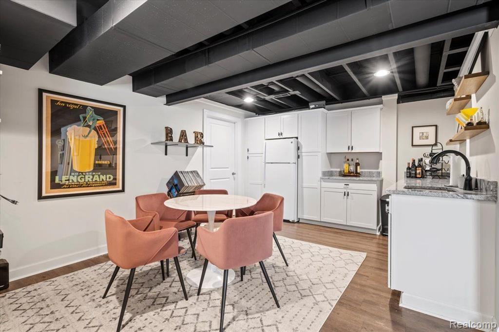4250 KENT Road, Royal Oak, MI 48073 — Photo 32