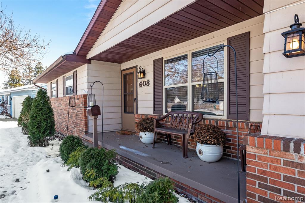 608 Autumn Drive, Flushing, MI 48433 — Photo 3