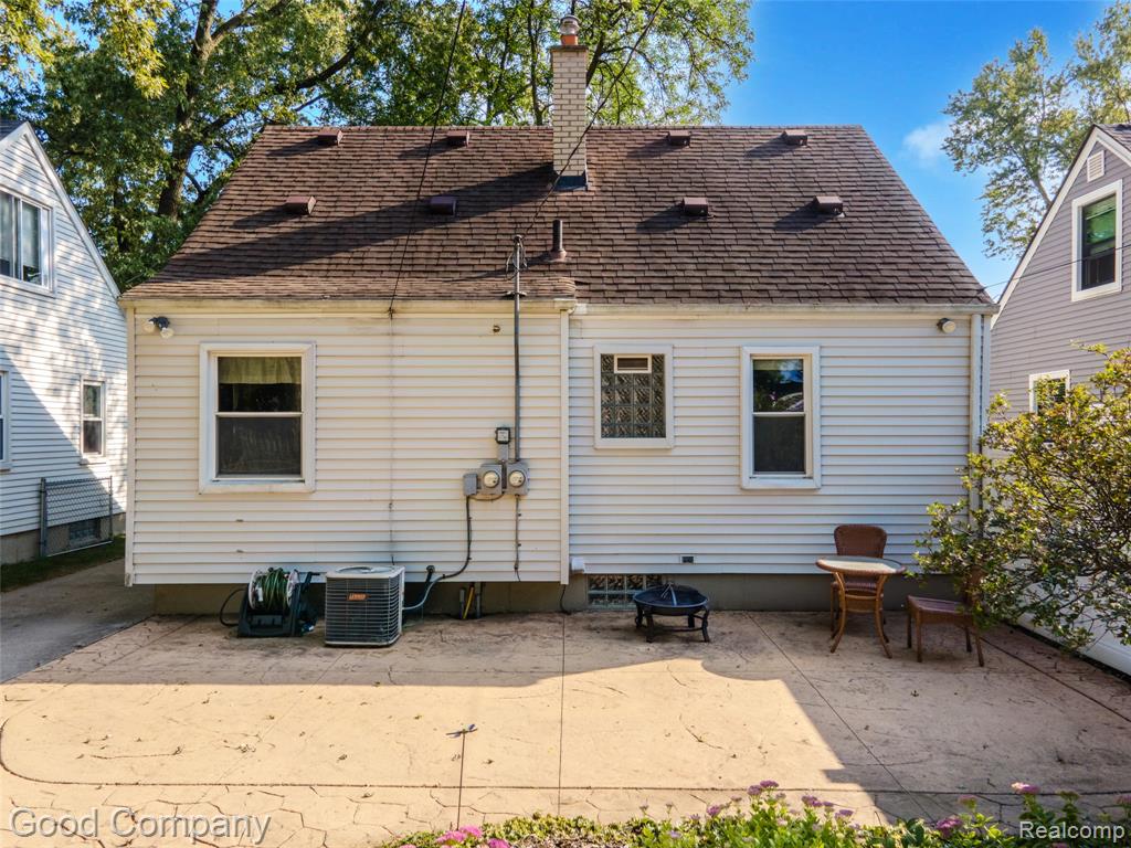 501 E Sunnybrook Drive, Royal Oak, MI 48073 — Photo 34
