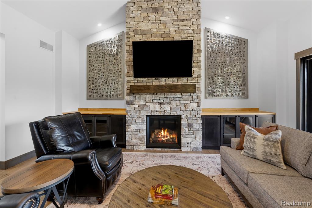 1920 Woodcreek Drive, Brighton, MI 48114 — Photo 7