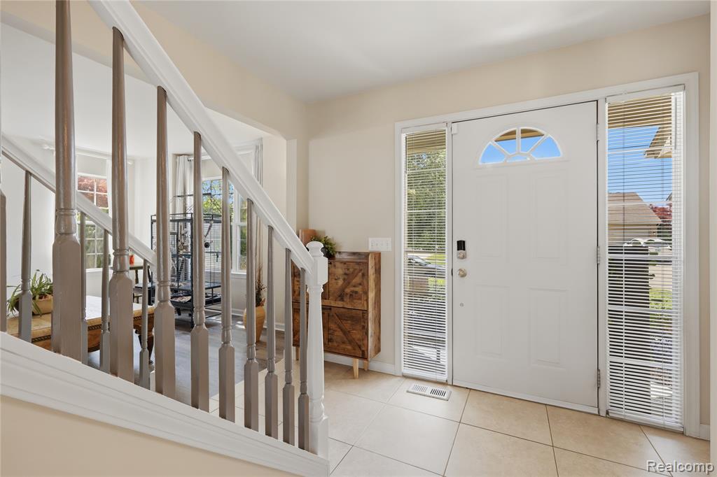 46604 Aarons Way, Canton, MI 48188 — Photo 4