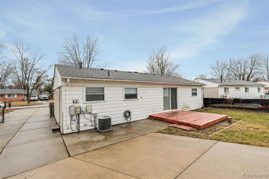 10819 Buchanan Street, Belleville, MI 48111 — Photo 22