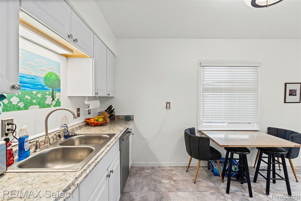 4526 Milton Drive, Flint, MI 48507 — Photo 4