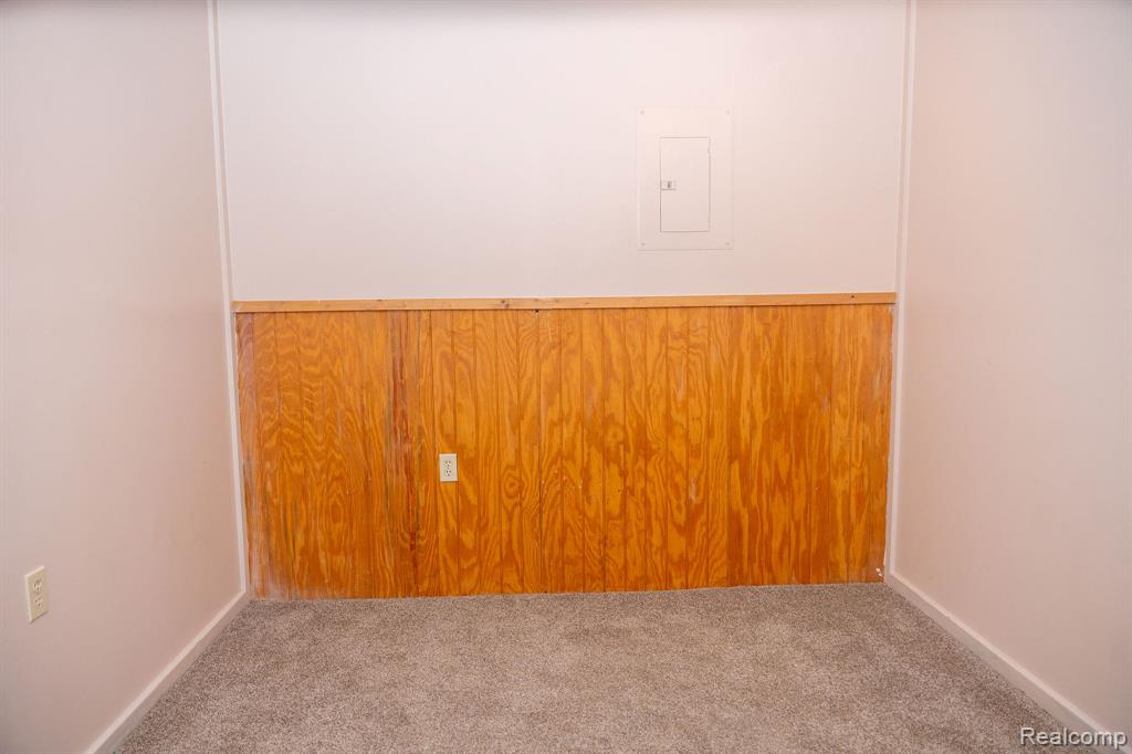 9887 W HIGGINS LAKE Drive, Roscommon, MI 48653 — Photo 38