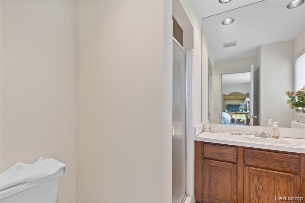 6579 Noble Road, West Bloomfield, MI — Photo 23