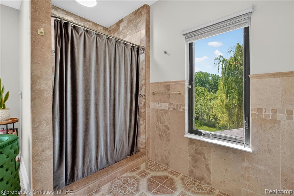 6223 Valleyfield Drive, Plymouth, MI 48170 — Photo 38