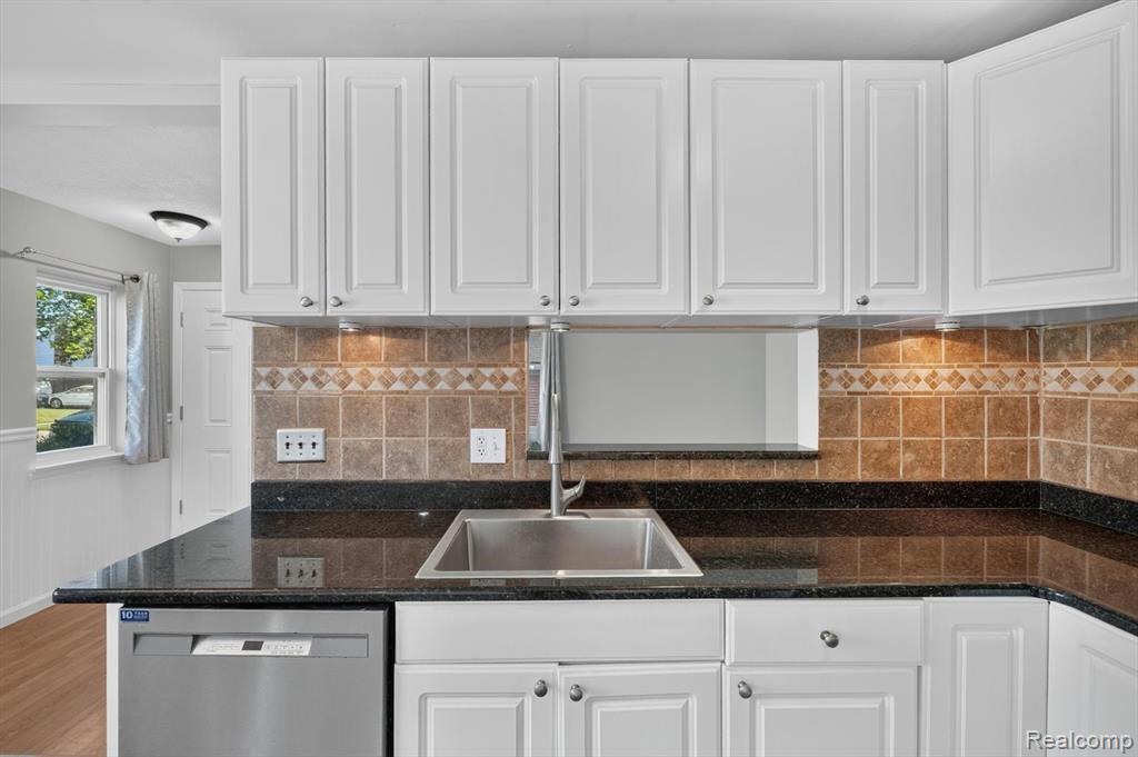30534 Hennigan Street, Roseville, MI 48066 — Photo 17