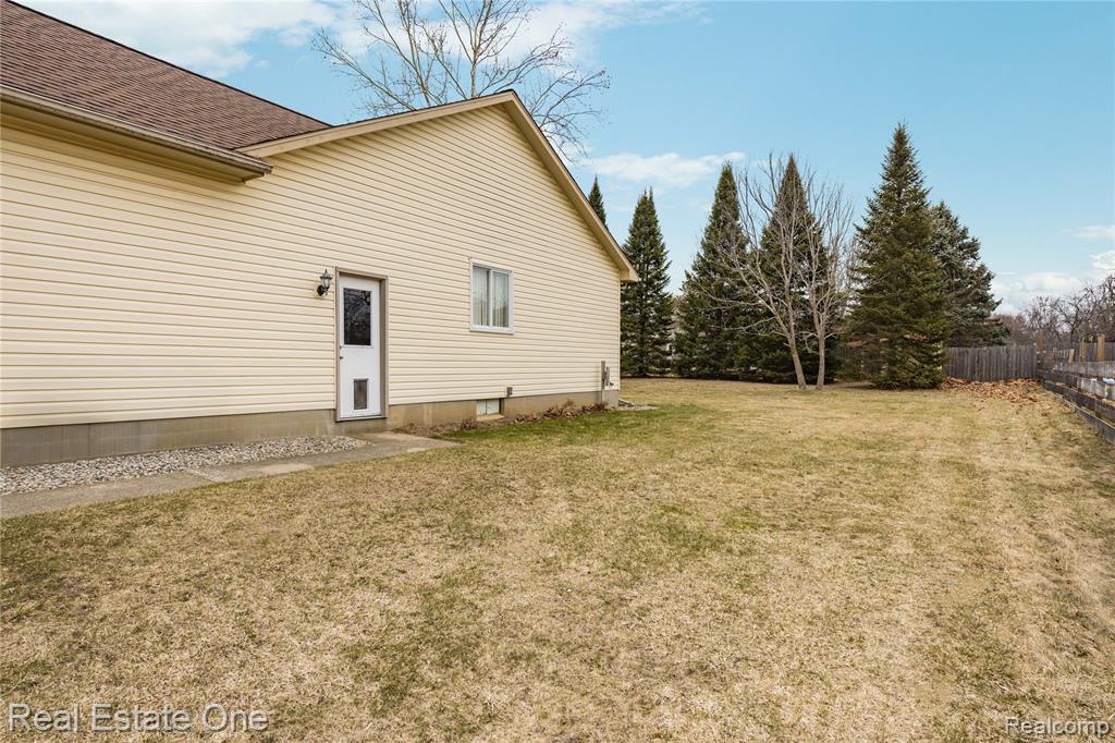 6335 Stonehearth Pass, Grand Blanc, MI 48439 — Photo 51