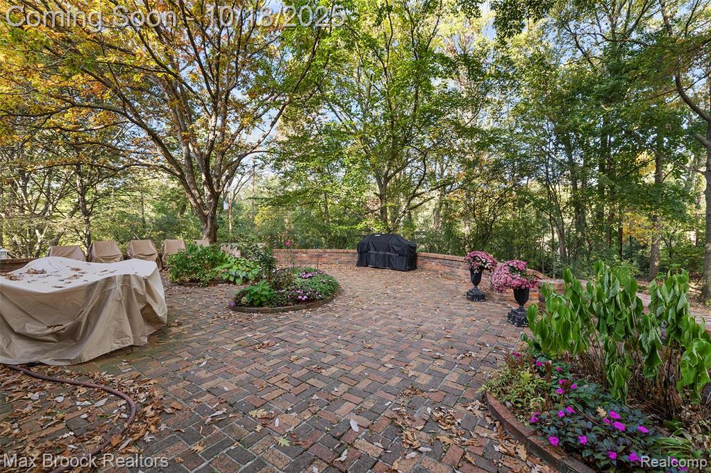 521 Kingsley Trail, Bloomfield Hills, MI 48304 — Photo 39