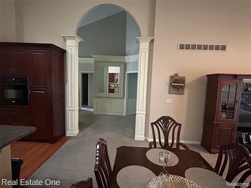 748 KNOLLS LANDING Drive, Milford, MI 48381 — Photo 4