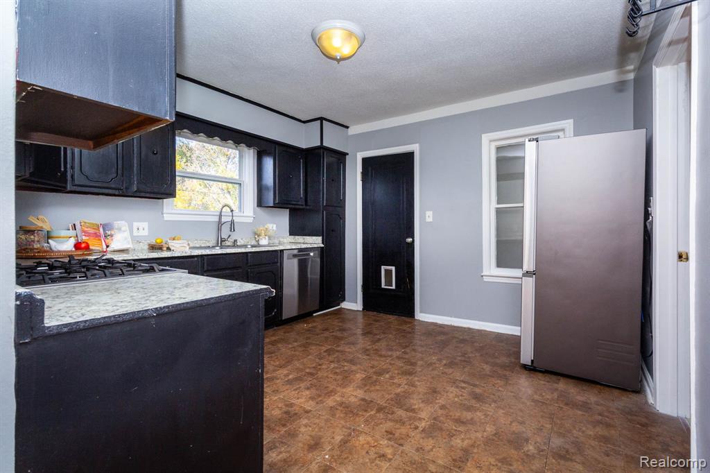 7481 Gerald Avenue, Warren, MI 48092 — Photo 9