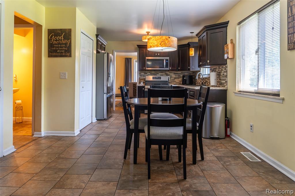 9568 Crosley, Redford, MI 48239 — Photo 12