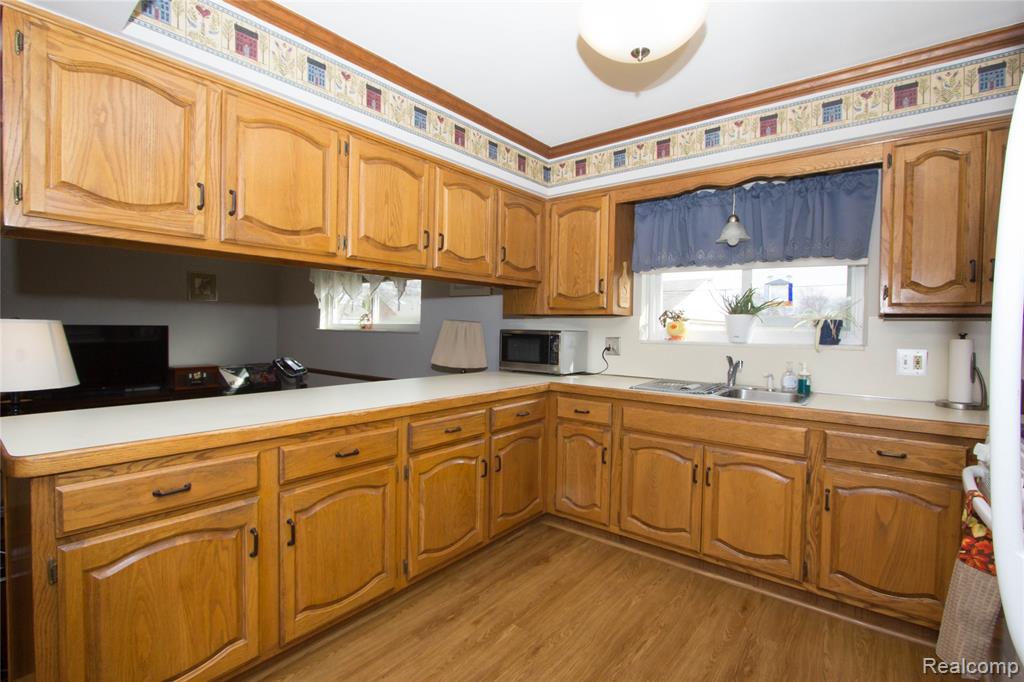 30208 Maplegrove Street, Saint Clair Shores, MI 48082 — Photo 12