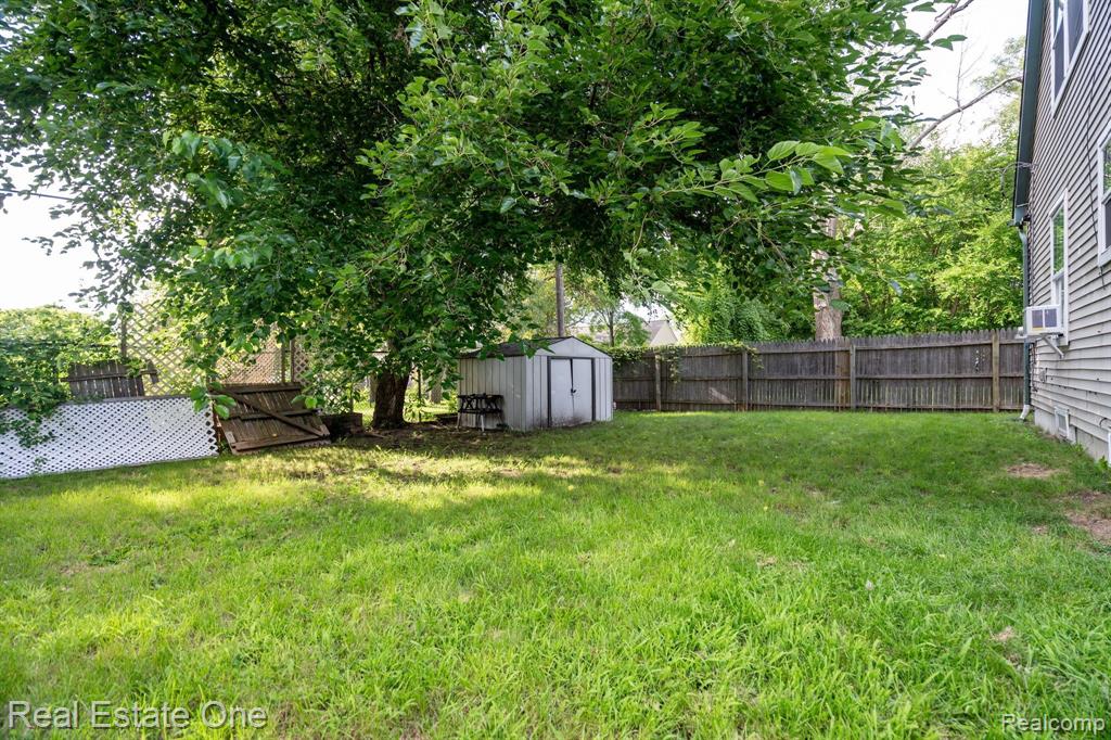21063 WOODSIDE Avenue, Ferndale, MI 48220 — Photo 26