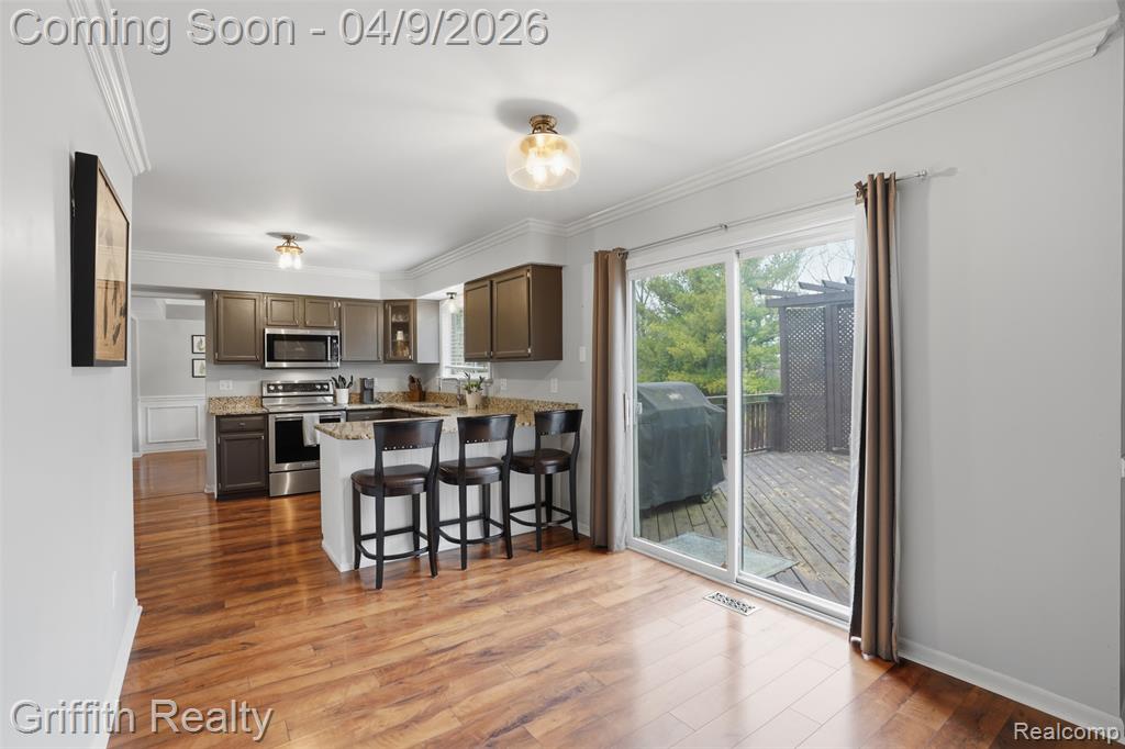 938 Meadowbrook Court, Milford, MI 48381 — Photo 6