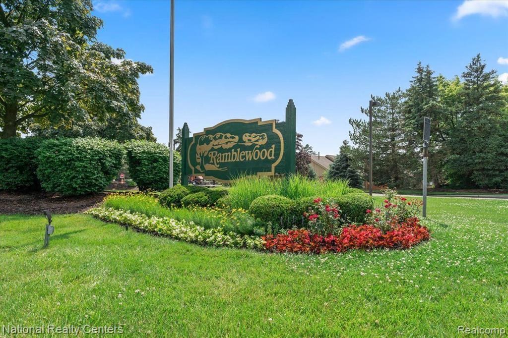 37224 BRENTWOOD Circle, Farmington Hills, MI 48331 — Photo 28