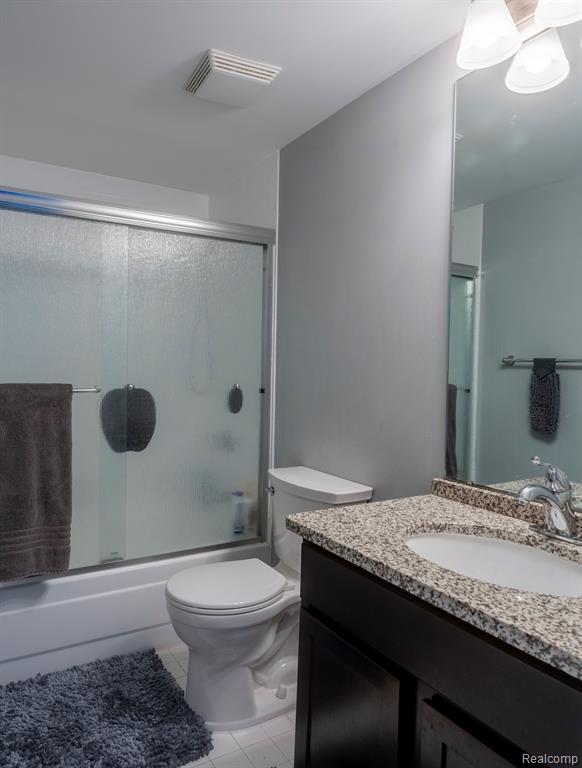 250 E HARBORTOWN Drive, 32-406, Detroit, MI 48207 — Photo 20