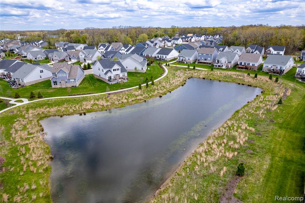 5545 Helmsdale Boulevard, West Bloomfield, MI — Photo 54