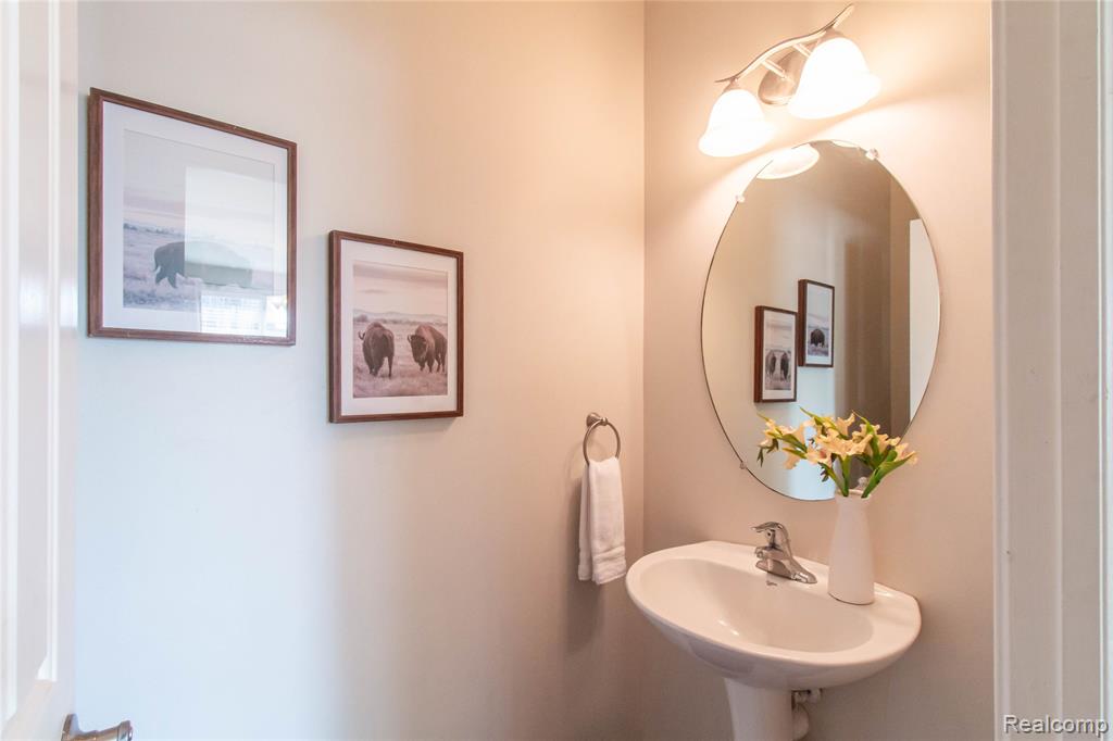 3913 Radcliff Drive, Canton, MI 48188 — Photo 21