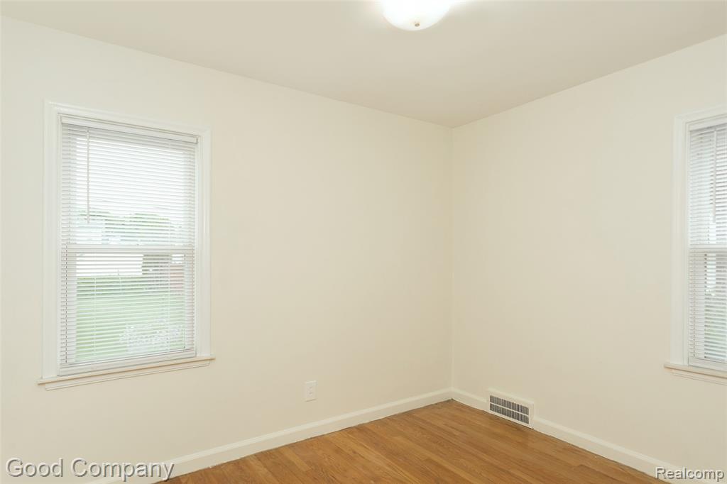 7616 Mayfair Street, Taylor, MI 48180 — Photo 16