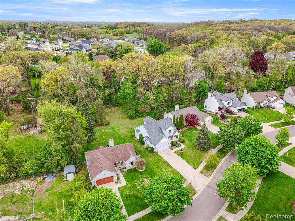 7978 Hoffman Drive, Waterford, MI 48327 — Photo 45