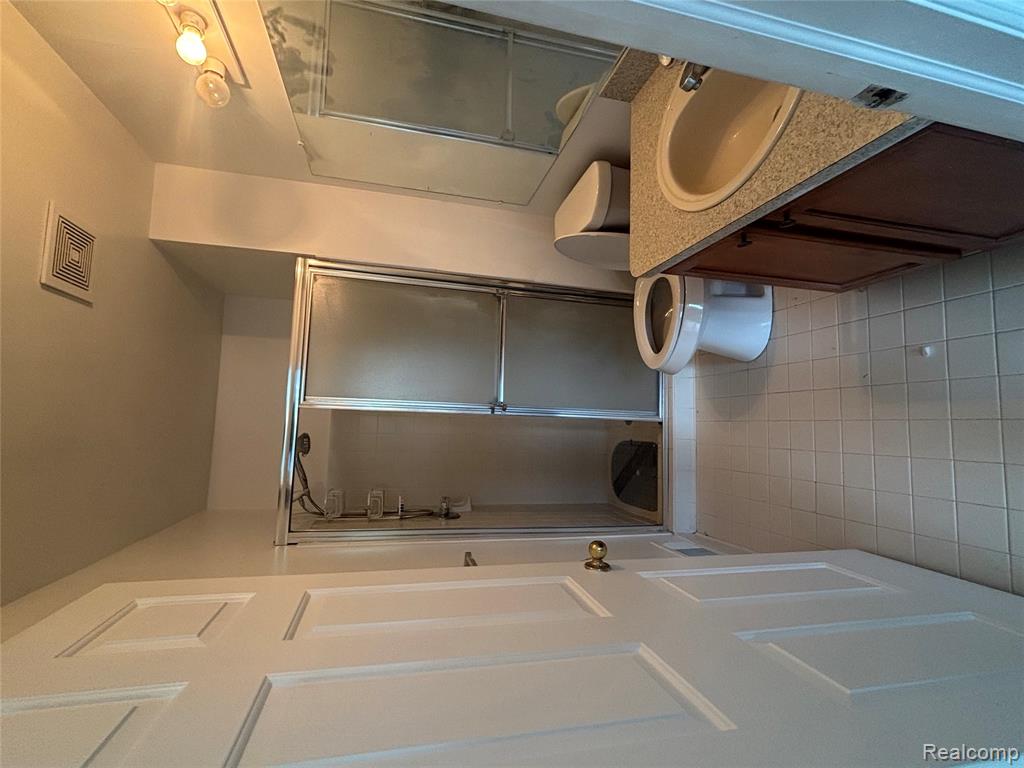 787 Piper Boulevard, Detroit, MI 48215 — Photo 17