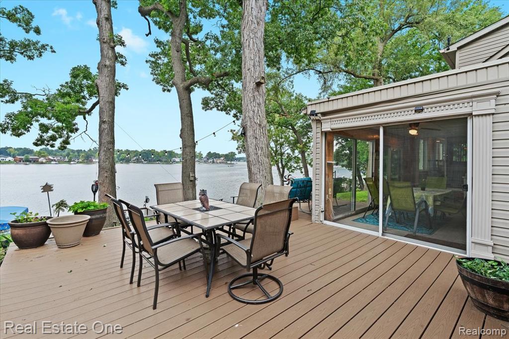 265 Oak Island Drive, Wolverine Lake, MI 48390 — Photo 36