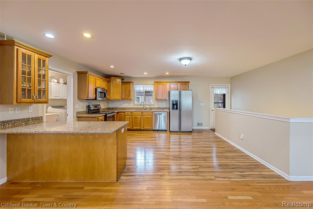 3268 Orchard Drive, Pinckney, MI 48169 — Photo 8